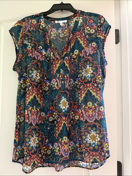 DR2 Tops - DR2 Multi-Color Floral Paisley V-Neck Cap Sleeve Blouse